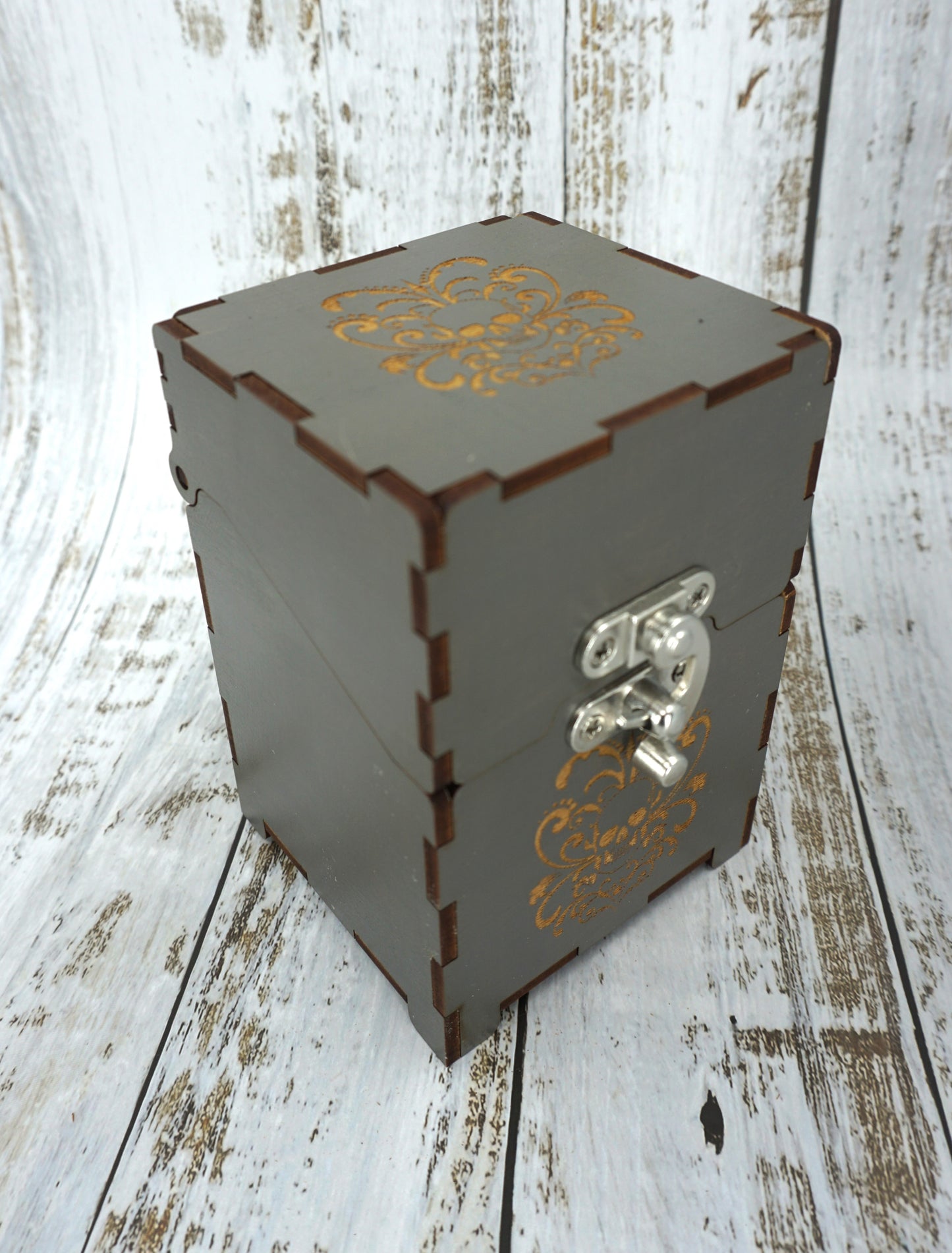 deck box skull damask grey